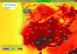 Descida da temperatura pode dar algum alívio aos incêndios na segunda-feira, mas risco de incêndio mantém-se elevado