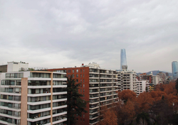 “Desde la costa hacia Santiago”: este día regresarían los cielos grises a la capital