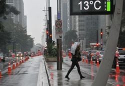 Dias consecutivos de frio e chuva estão previstos para parte da Região Sudeste