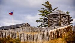 El imponente fuerte a 60 km de Punta Arenas que resguarda un hito clave en la historia de Chile