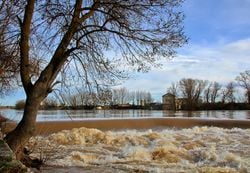 El lunes una borrasca con mucha lluvia impactará en España