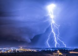 El pronóstico del tiempo hasta el domingo: aire polar y frente frío traerán tormentas, granizadas y disminución térmica