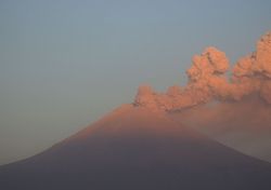 Última hora, el volcán Popocatépetl esta en Alerta Volcánica en Amarillo Fase 2, extra precauciones