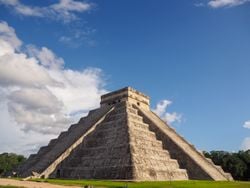 Efecto Kukulcán: si aplaudes en Chichen Itzá escucharás el canto de un quetzal