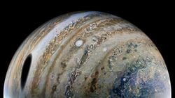 Espectacular imagen de la sombra de la luna Ganímedes sobre Júpiter