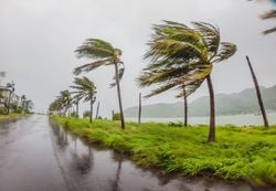 Rajadas de vento superam 100 km/h e deixam 8 estados do Centro-Sul em alerta