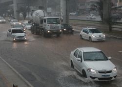 Frente fria traz risco de tempestades e mais 100 mm de chuva no início da semana do Natal