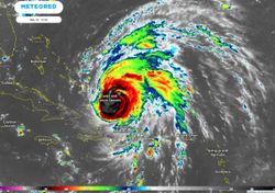 Fiona azota el Caribe y avanza con furia como huracán mayor