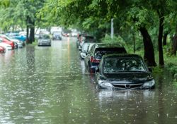 Il maltempo mette in ginocchio il Nord, ancora forti piogge e nubifragi: è allerta meteo della Protezione Civile