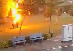 Images sensibles : 4 personnes sont frappées par la foudre !