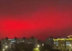Impactante cielo rojo furioso en una ciudad de China: ¿a qué se debió?