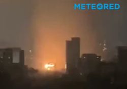 Impactante tornado nocturno hace estragos en una ciudad de China