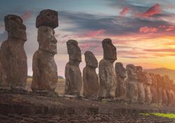 Incendios en Rapa Nui afectaron a sus Moai: el daño es “irrecuperable”