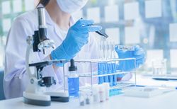 Investigadores de la UNAM usan chile habanero y veneno de alacrán para crear un antibiótico contra bacterias resistentes