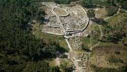 Já conhece esta 'cidade morta'? Fica em Portugal e pode ser visitada gratuitamente