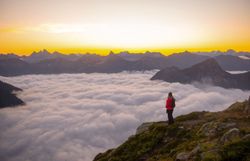 Jetzt kommt die Inversionswetterlage! Warum es auf den Bergen bald wärmer sein könnte als im Tal