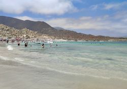 La sorprendente playa de aguas cristalinas de Coquimbo que no puedes dejar de visitar este verano