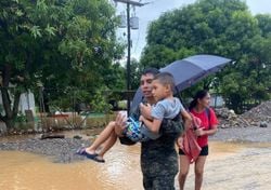 La tormenta tropical Sara provoca severas inundaciones en Honduras, la presidenta declaró emergencia nacional