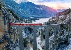 Las rutas en trenes históricos más sorprendentes: un viaje al pasado entre paisajes irreales y climas únicos