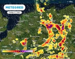 Extreme Unwetter mit Blitz & Donner inkl. Orkanböen bis 130 km/h & sintflutartigem Regen