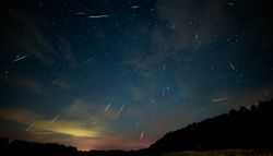 Lluvia de meteoros Aurígidas el 1 de septiembre: Zeus Valtierra te dice la mejor hora y hacia dónde mirar al cielo