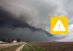 Mañana una gran línea de nubes de tormenta unirá a la Región de Murcia con el País Vasco