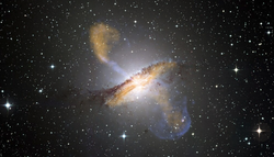 Matéria escura pode estar escondida ao redor dos maiores buracos negros do Universo