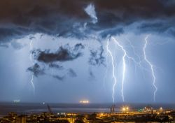 Da venerdì 13 attenzione al ciclone fra Sardegna e Sicilia, causerà forti piogge e mareggiate