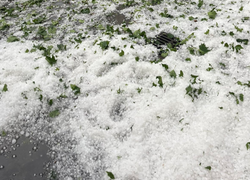 Les images impressionnantes de l'orage de grêle qui a touché Paris 