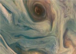 Misión Juno de la NASA revela deslumbrantes imágenes con colores de Júpiter