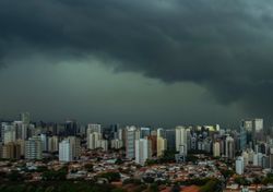 Onda tropical provocará aumento das chuvas no Brasil em pleno período seco