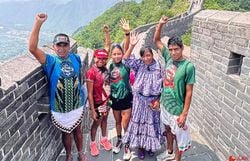 ¡Orgullo Nacional! Corredores Rarámuris y Mixtecas conquistan la Gran Muralla China con 5 medallas para México
