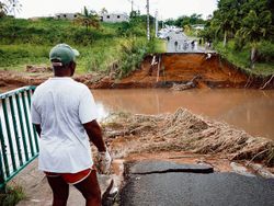 Ouragan Fiona : déjà 5 morts, il se dirige vers les Bermudes et le Canada