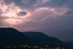 Nuovo peggioramento da domani: queste saranno le aree a rischio per il forte maltempo