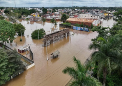 Rio Branco embaixo d'água: 27 mil moradores atingidos na capital do Acre