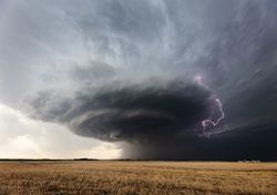 12 horas de tormentas con lluvias fuertes, granizo grande y reventones