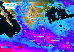 Se aproximan ondas tropicales activas, generando intensas lluvias con inundaciones en la franja Centro-Sur de México