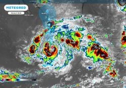 Categoría 1 en el Pacifico mexicano, esta generando lluvias torrenciales y oleaje alto en México