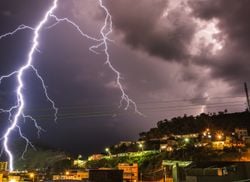 Tempestades, chuva intensas e risco de granizo atingem mais 7 estados além do RS em 24h