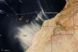 Tormentas de polvo envuelve a las Islas Canarias: ondas gravitatorias