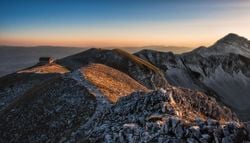 Des géologues italiens découvrent que la croûte terrestre s’ouvre sous les Apennins « comme une fermeture éclair »