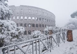Un febbraio di gelo estremo e neve in pianura da Nord a Sud in Italia: queste date fecero storia. Sorprese a fine mese?