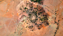 Um geólogo descobriu no Google Earth uma cratera de meteorito com 260 metros no interior da Austrália