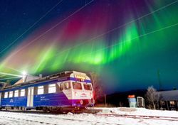 Un viaje soñado en tren al Ártico: así es el trayecto nocturno que permite ver auroras boreales en Noruega