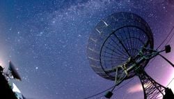 Una “nube” invisible en el borde del espacio desconcierta a los científicos y puede alterar las señales de radio