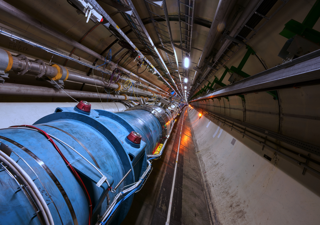 Uma parte do LHC que tem extensão que atravessa a borda entre França e Suíça.