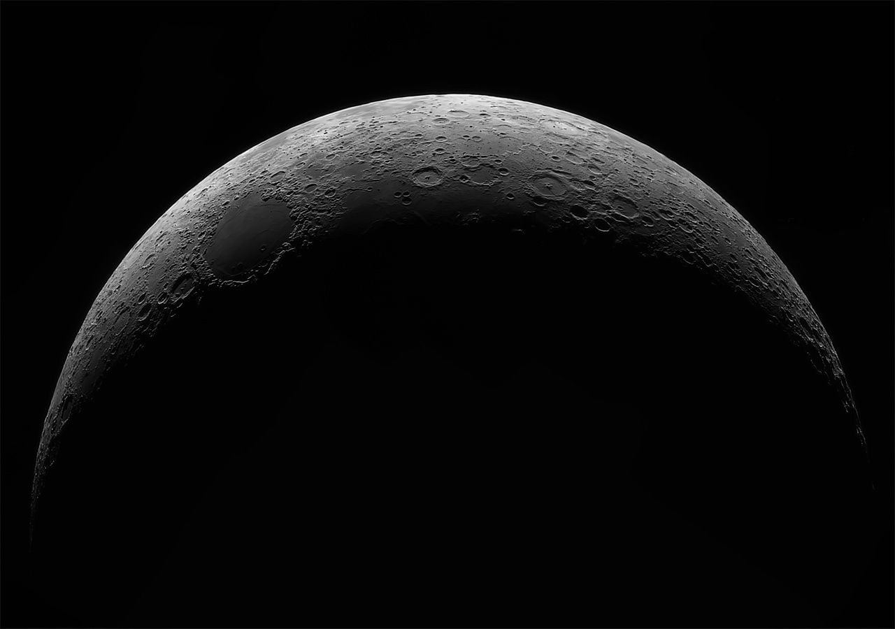 Bajo el cráter de impacto más grande de la Luna hay una extraña masa del tamaño de Hawái.