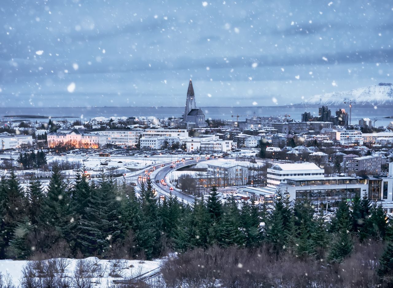 Heiligabend in Reykjavik: Bald ziehen sich die Bewohner der Hauptstadt zum Lesen zurück. Foto: Adobe Stock