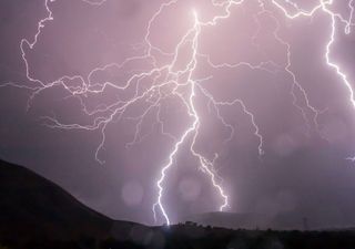 Expertos desmienten los mitos sobre rayos y comparten consejos para salvar vidas durante la temporada de tormentas