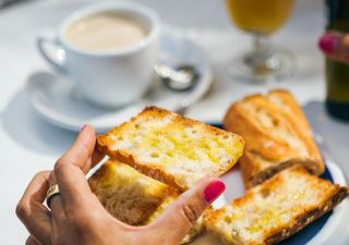 Mitos y realidades sobre seguridad alimentaria: ¿el pan quemado de las tostadas provoca cáncer?